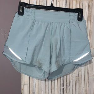 Size 2 Lululemon hotty hots